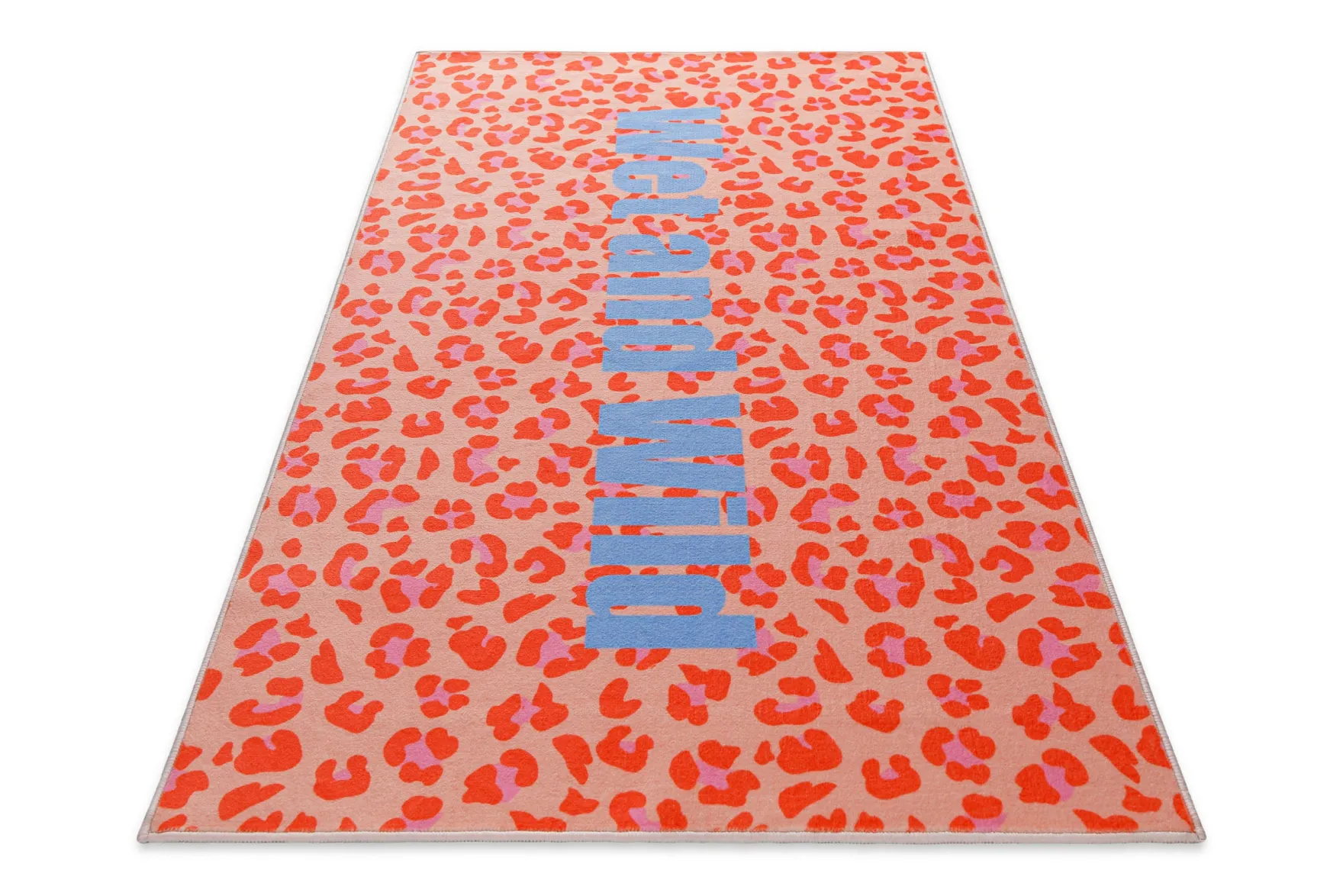 Badteppich mit buntem Leo Print "WetAndWild" WECONhome