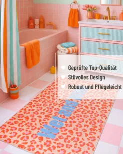 Badteppich mit buntem Leo Print
