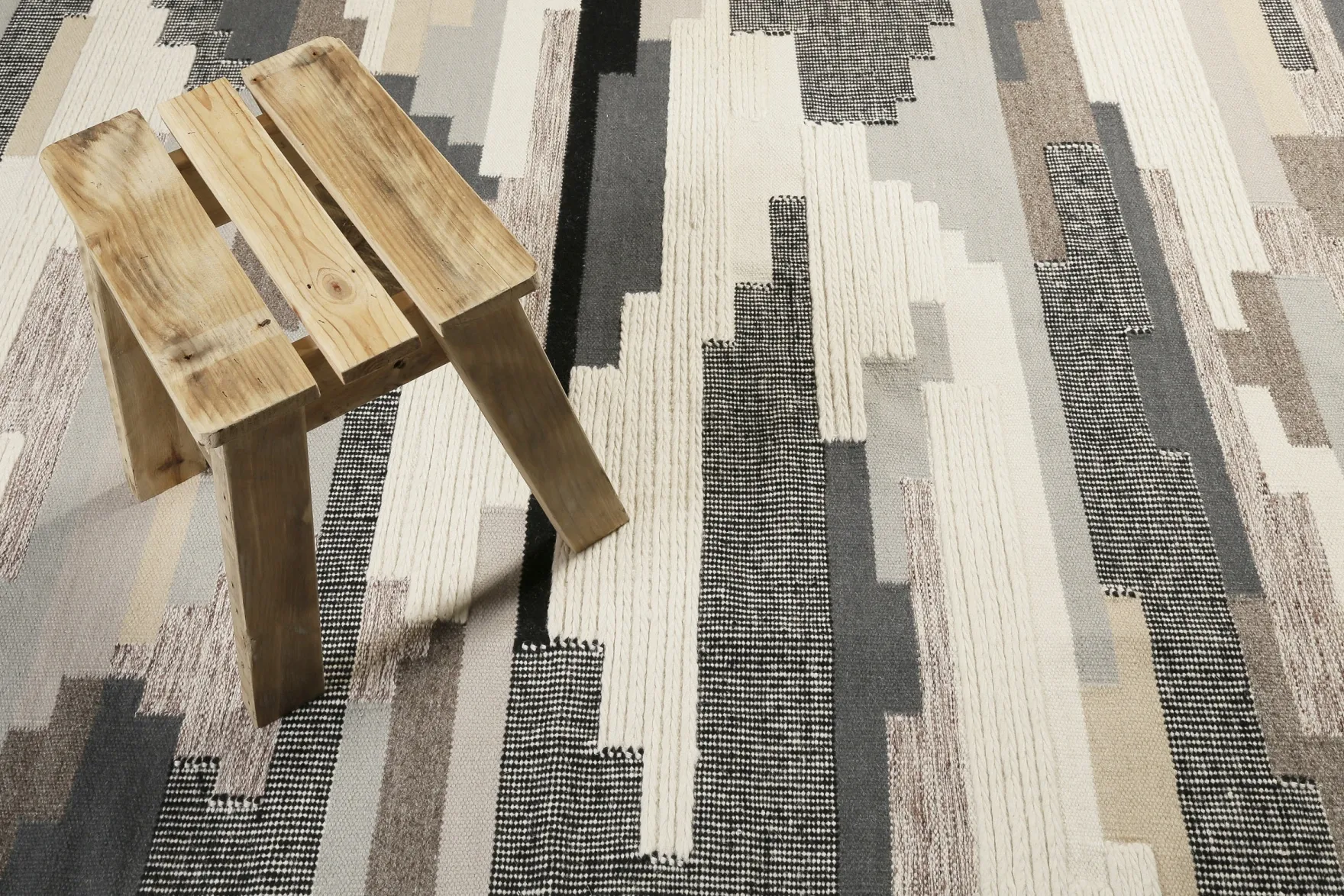 Esprit Kelim Beige Taupe aus Wolle "Natham"