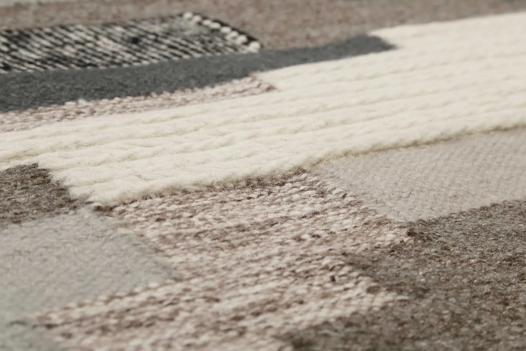 Esprit Kelim Beige Taupe aus Wolle "Natham"
