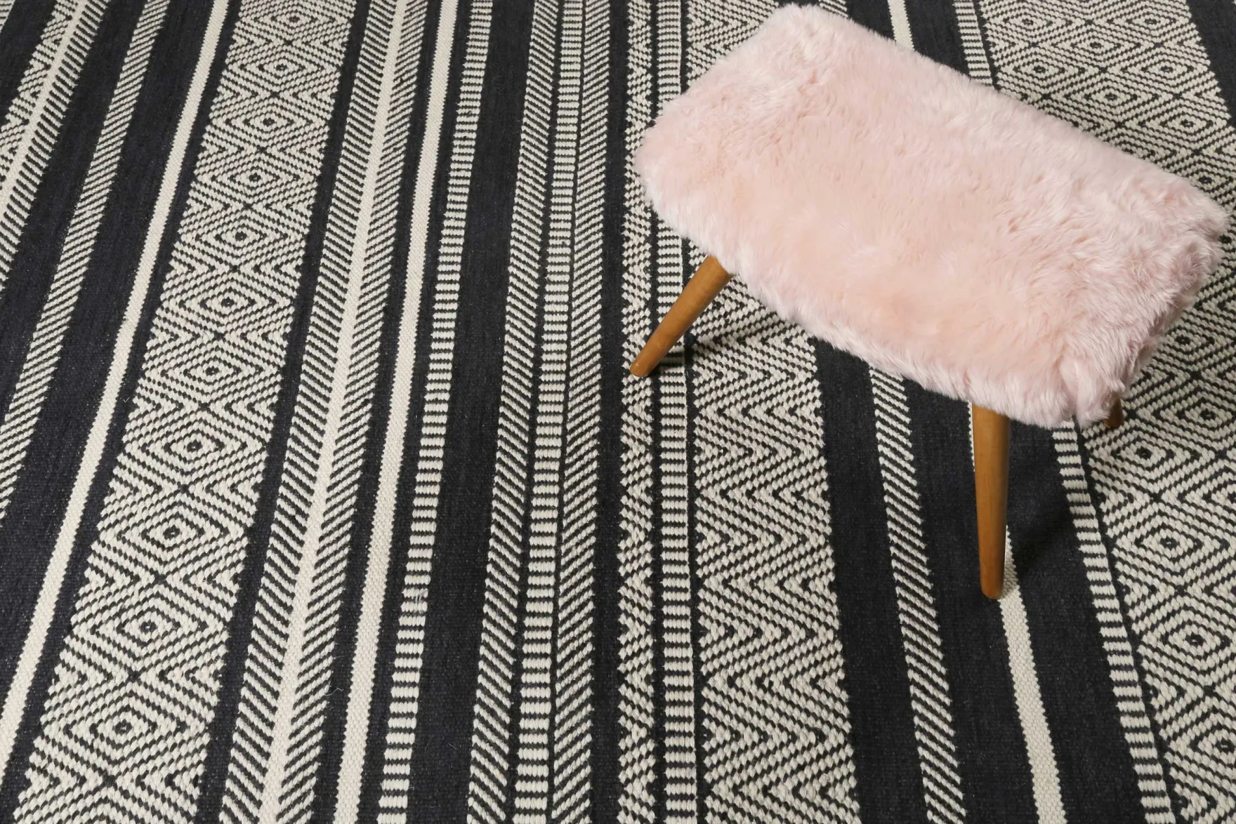 Esprit Kelim Teppich Schwarz Beige aus Wolle "Hudson"