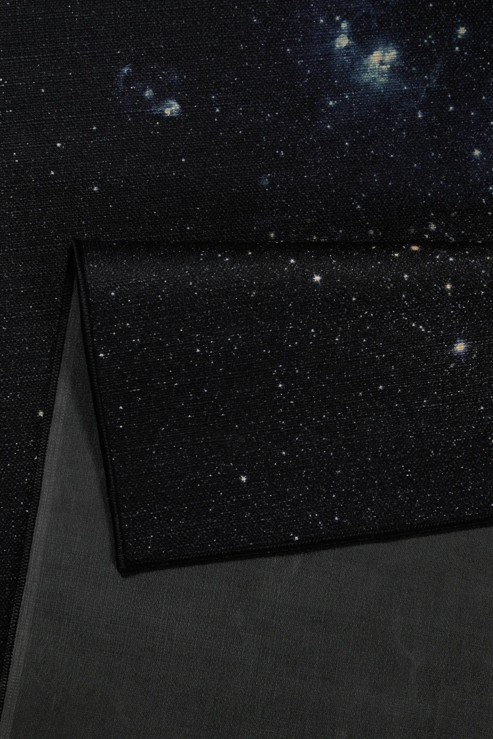 Gewebter Gamerteppich bedruckt Schwarz Multi "Galactic Glow" WECONhome