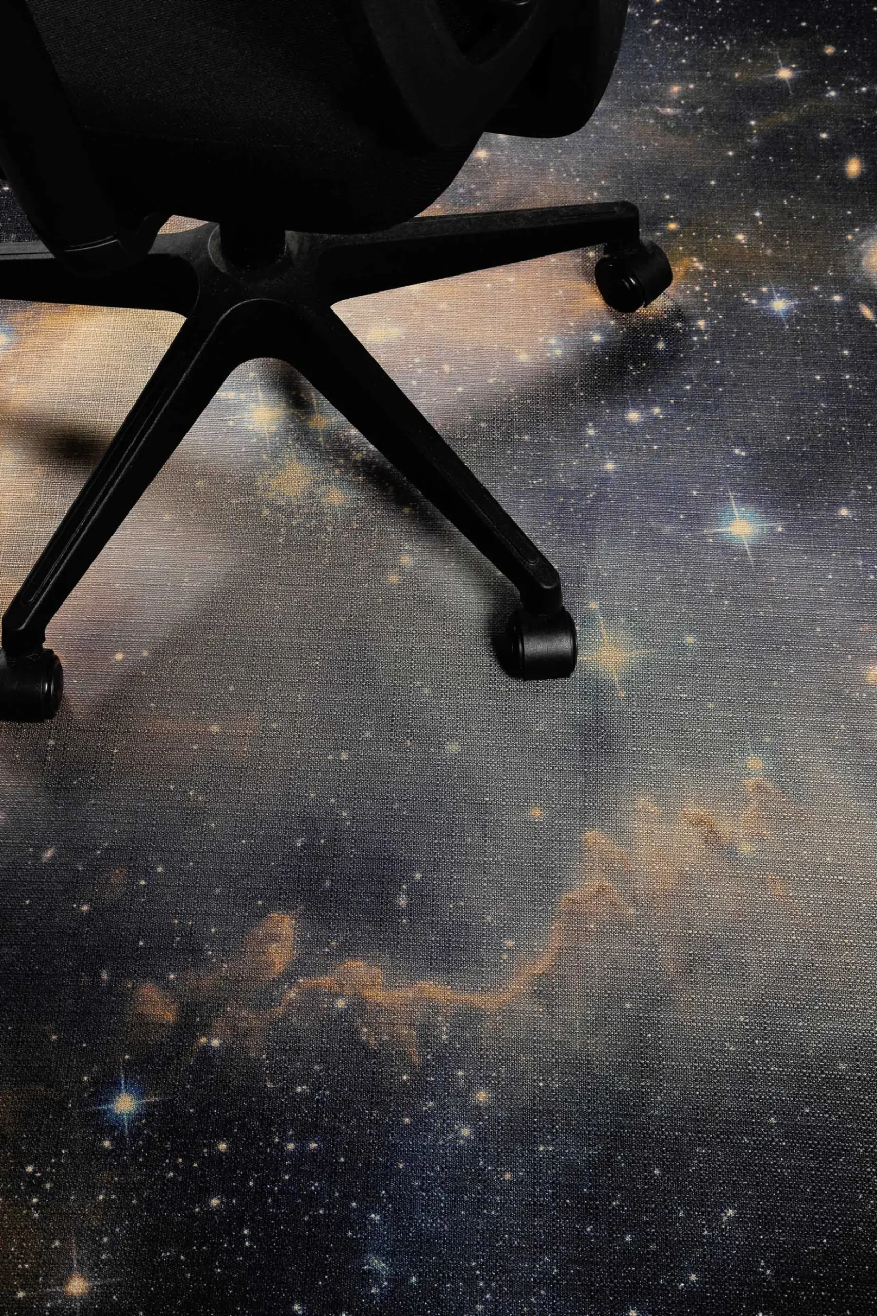 Gewebter Gamerteppich bedruckt Schwarz Multi "Galactic Glow" WECONhome