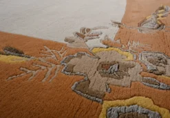 Handgeknüpfter Tibeter Teppich creme beige mit Retro Bordüre – Neuwertig