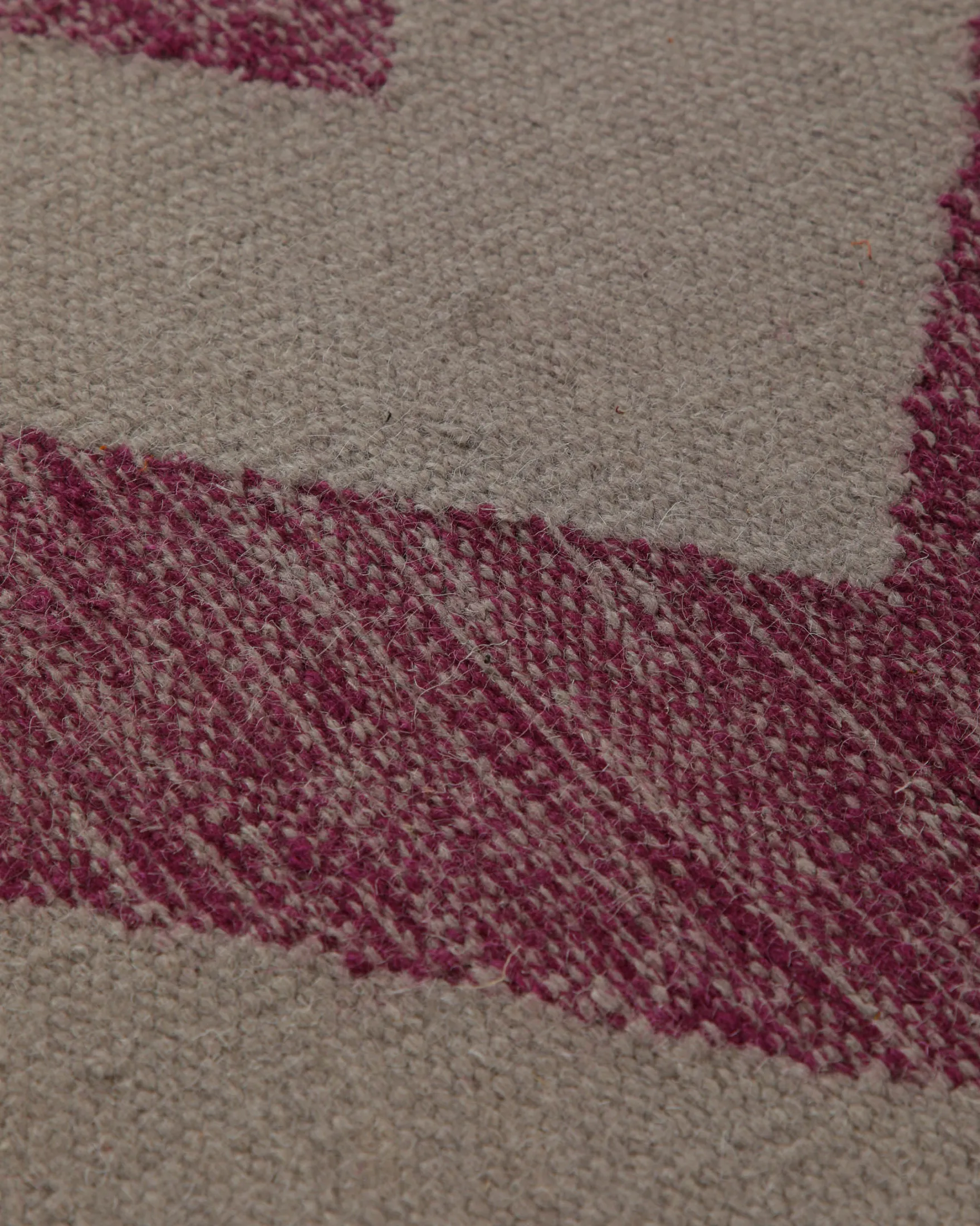 Handwebteppich Wolle Chevron magenta natur 160x230 cm