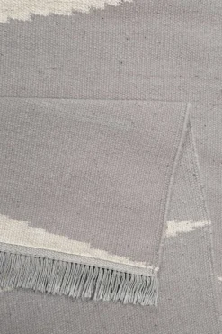 Kelim Teppich Grau Beige aus Naturfasern