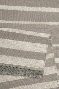 Kelim Teppich Taupe Beige aus Naturfasern "Skid Marks" WECONhome