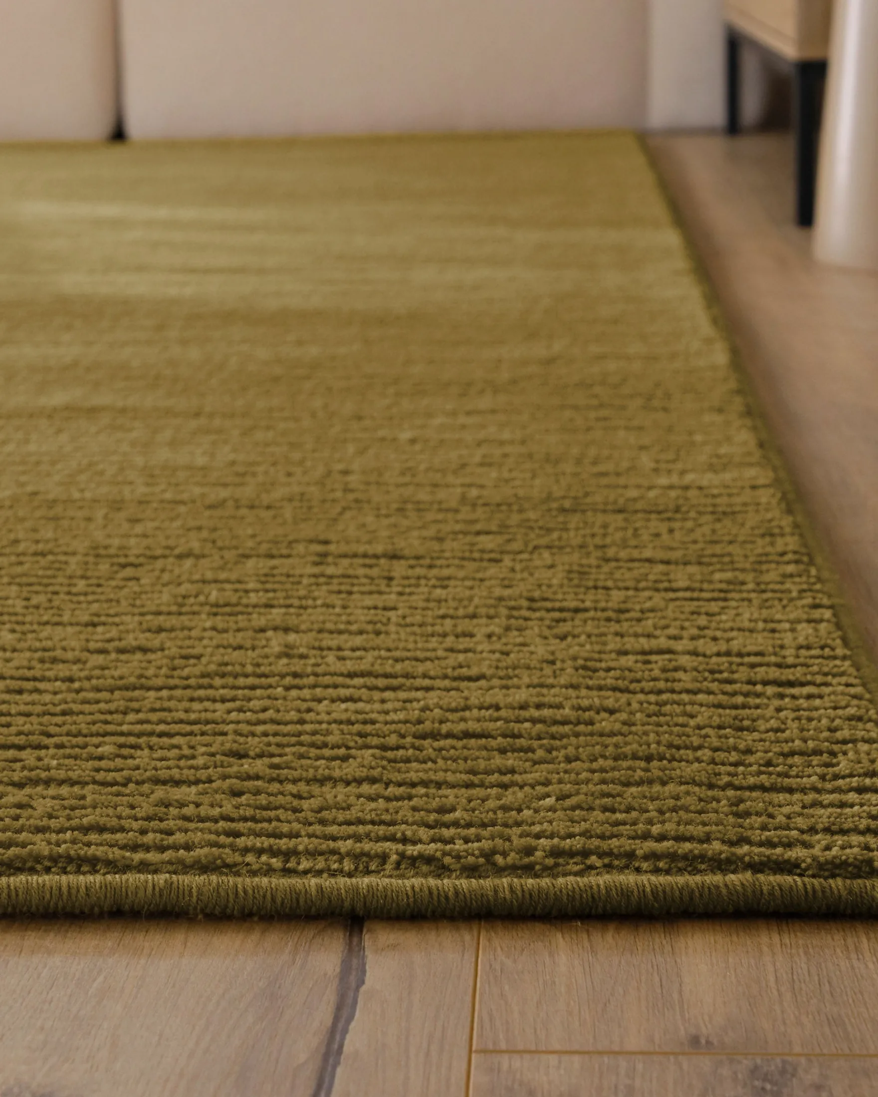 Kurzflor Teppich aus Schurwolle Blass Grün "Castello ONE" WECONhome