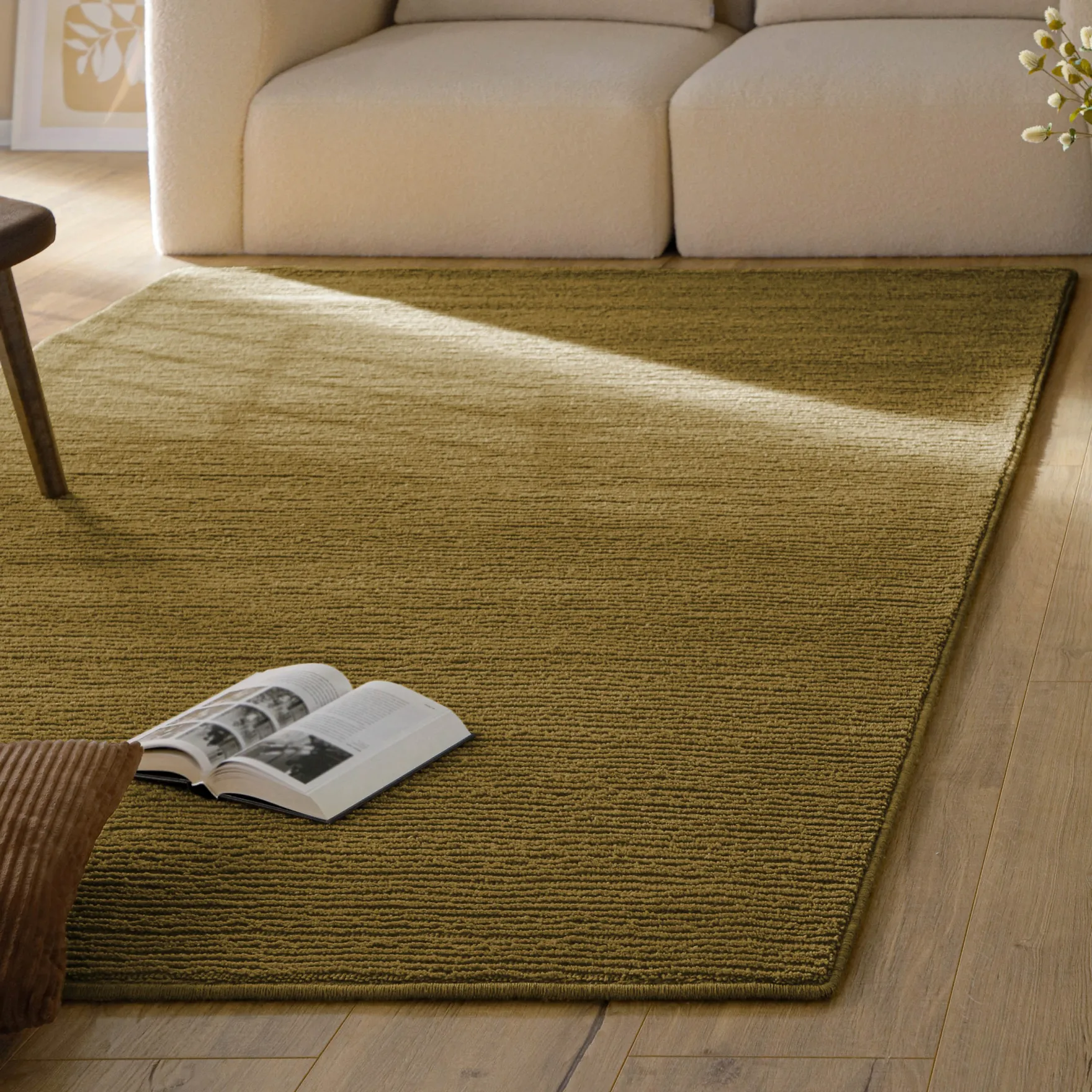 Kurzflor Teppich aus Schurwolle Blass Grün "Castello ONE" WECONhome
