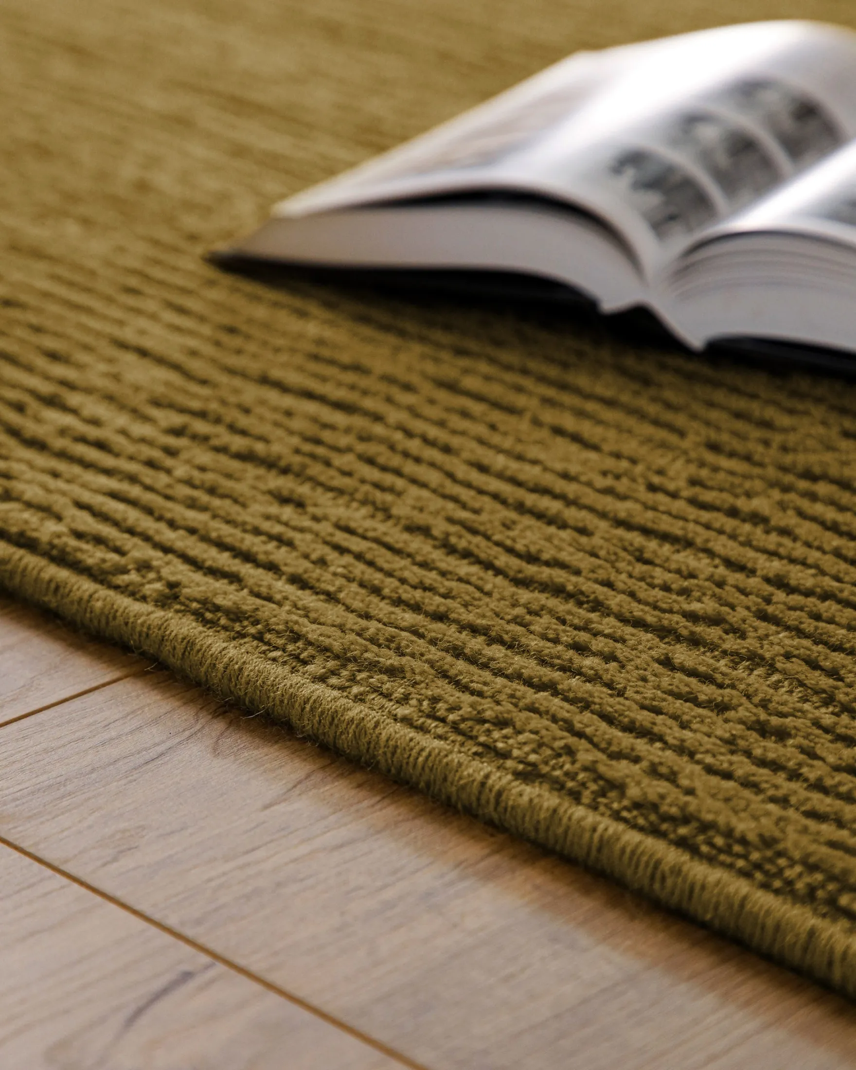 Kurzflor Teppich aus Schurwolle Blass Grün "Castello ONE" WECONhome