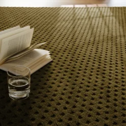 Kurzflor Teppich aus Schurwolle Oliv Grün 
