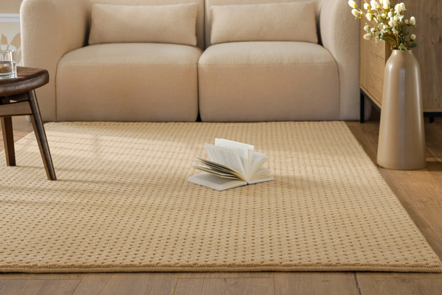 Kurzflor Teppich aus Schurwolle Sand Beige "Castello THREE" WECONhome