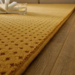 Kurzflor Teppich aus Schurwolle Gelb