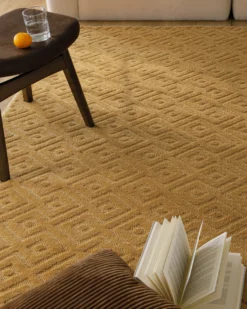 Kurzflor Teppich aus Schurwolle Karamell "Castello TWO" WECONhome