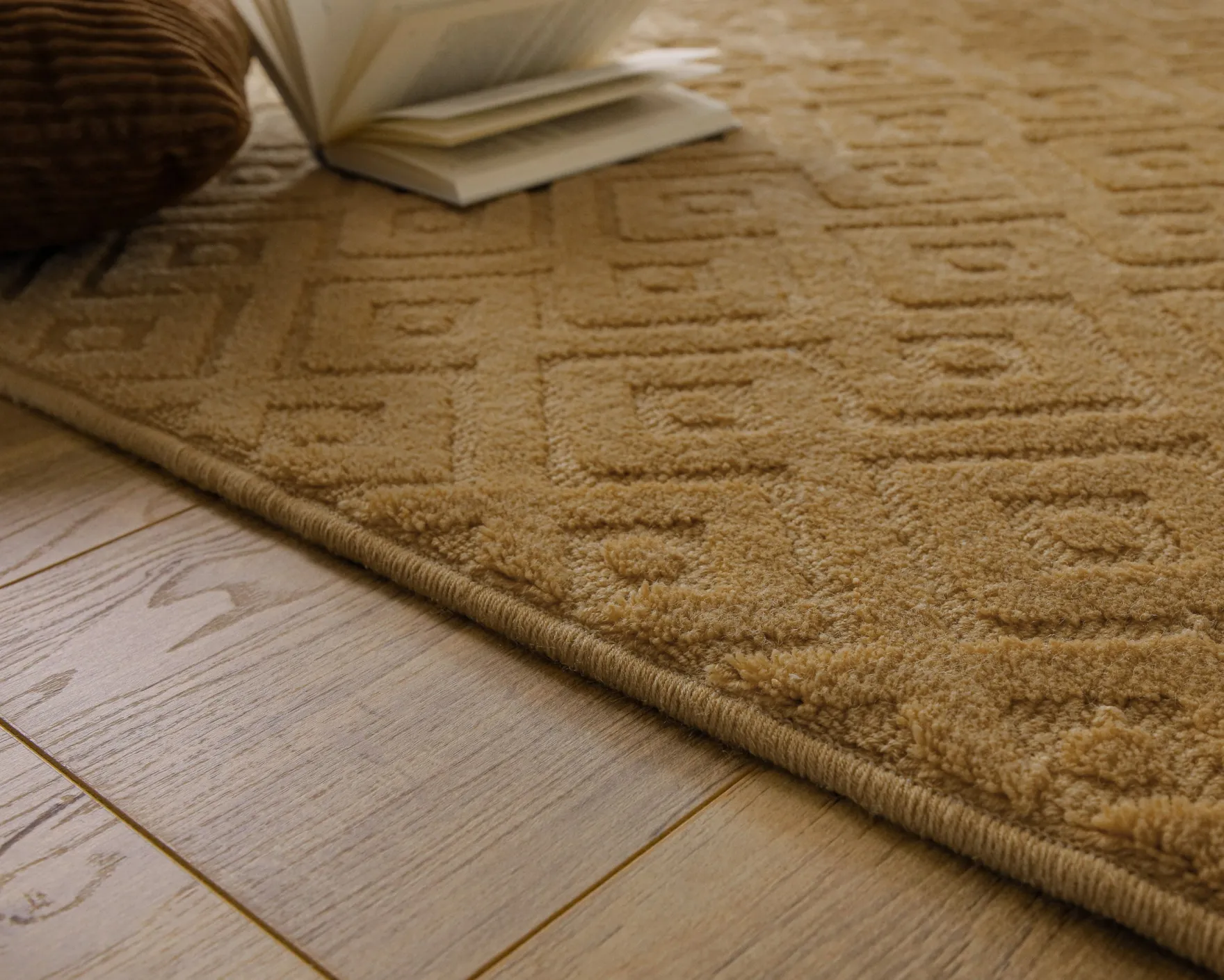 Kurzflor Teppich aus Schurwolle Karamell "Castello TWO" WECONhome