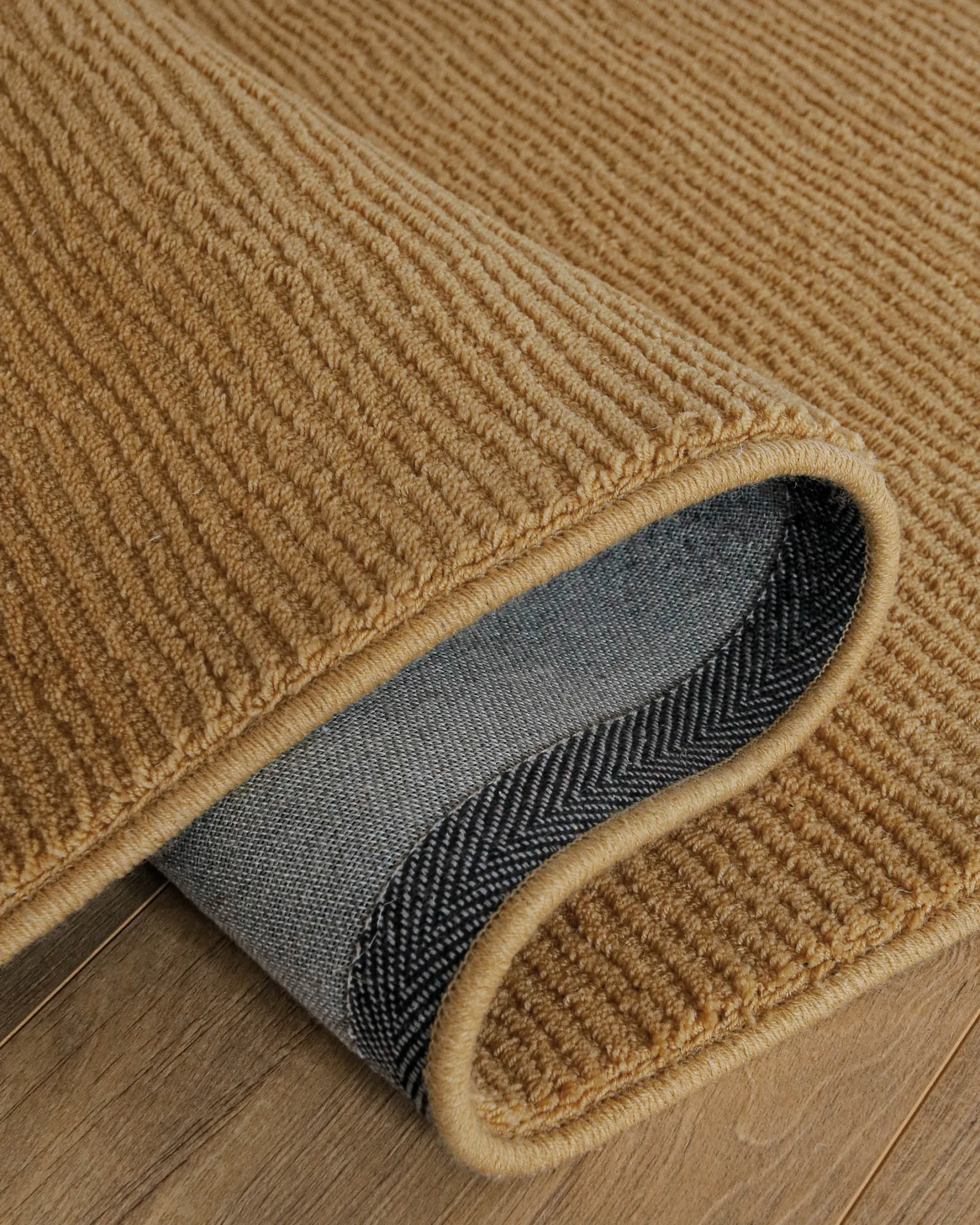 Kurzflor Teppich aus Schurwolle Karamell "Castello ONE" WECONhome