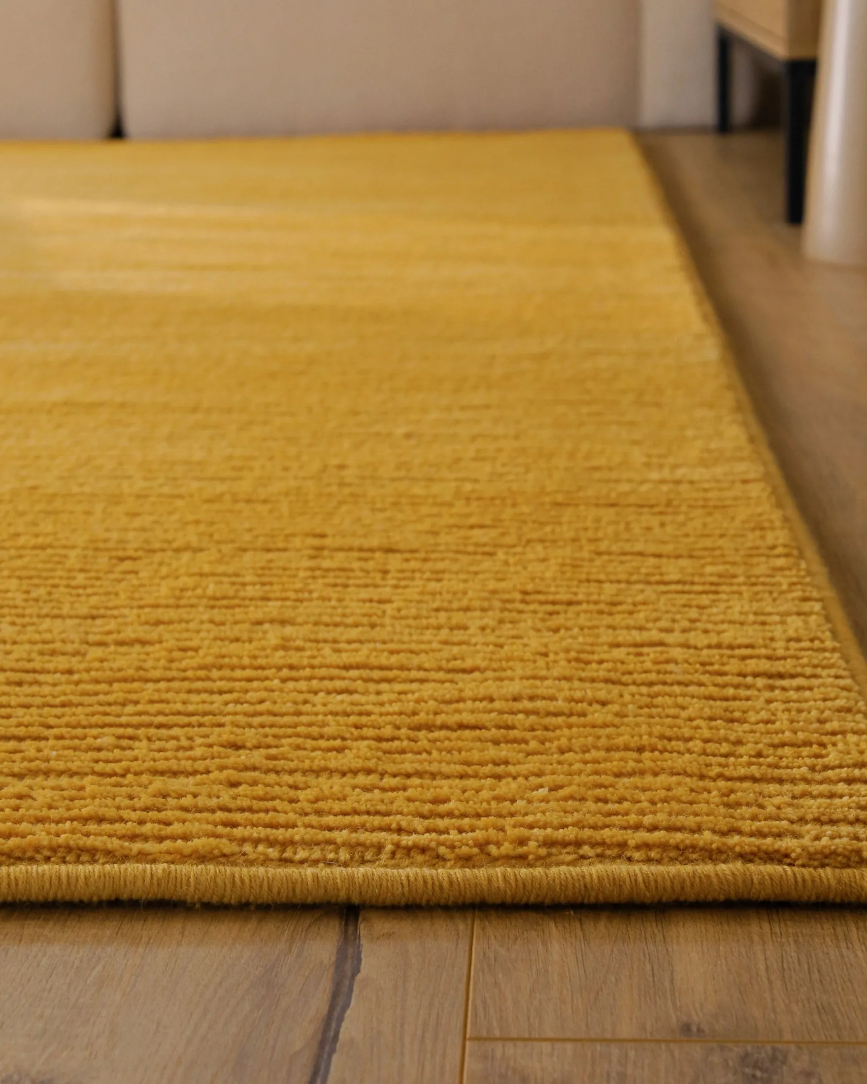 Kurzflor Teppich aus Schurwolle Gelb "Castello ONE" WECONhome