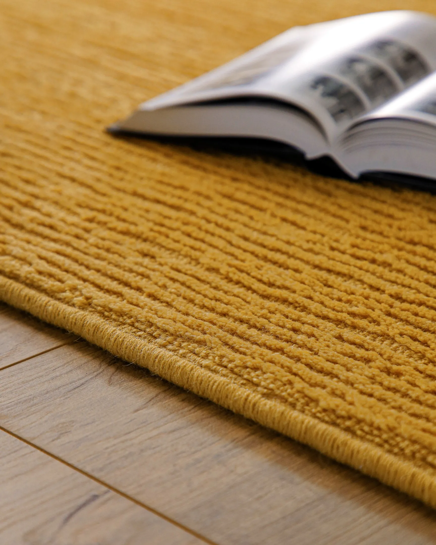 Kurzflor Teppich aus Schurwolle Gelb "Castello ONE" WECONhome