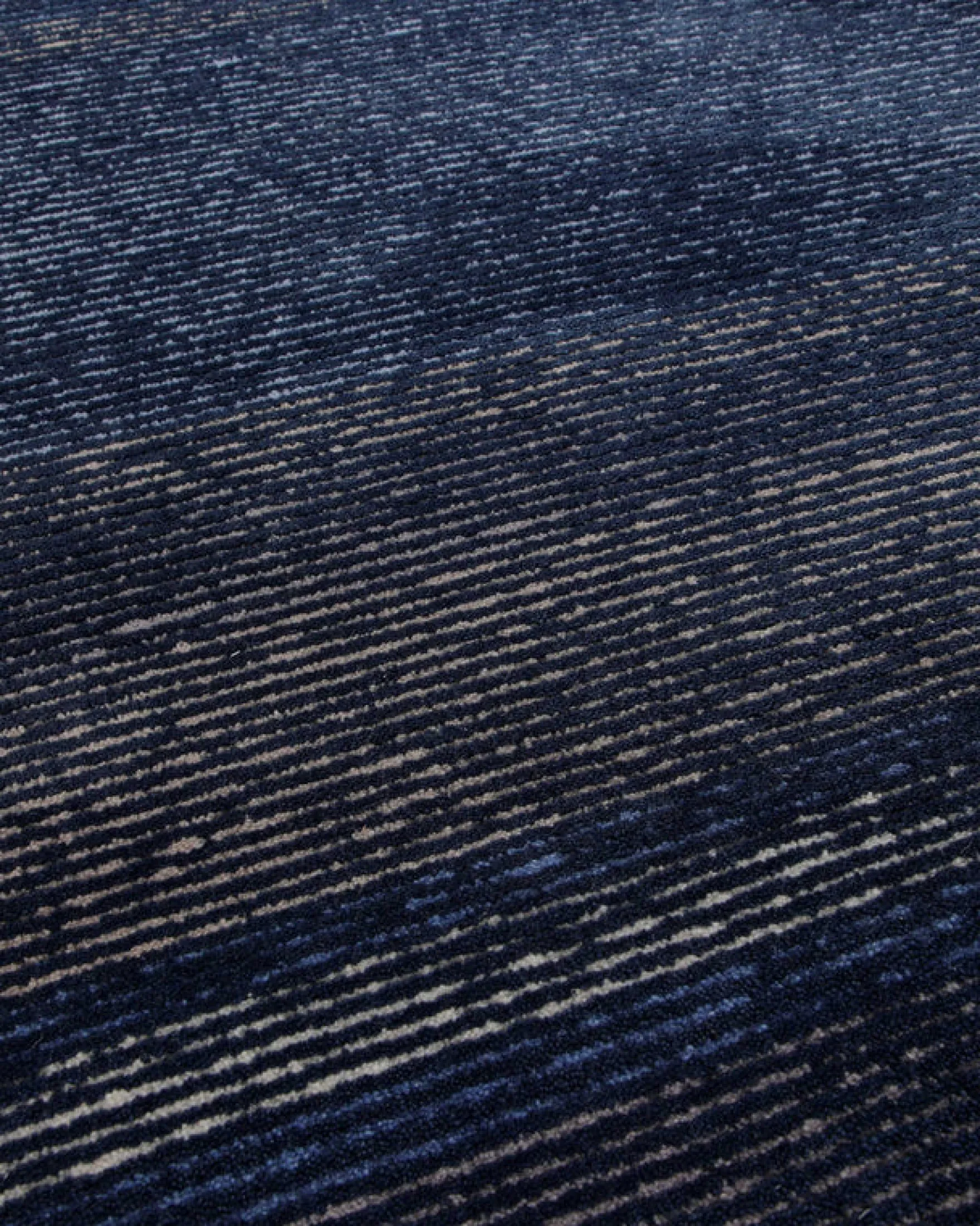 Marineblau im Streifenlauf -Handtuft 160 x 230 cm