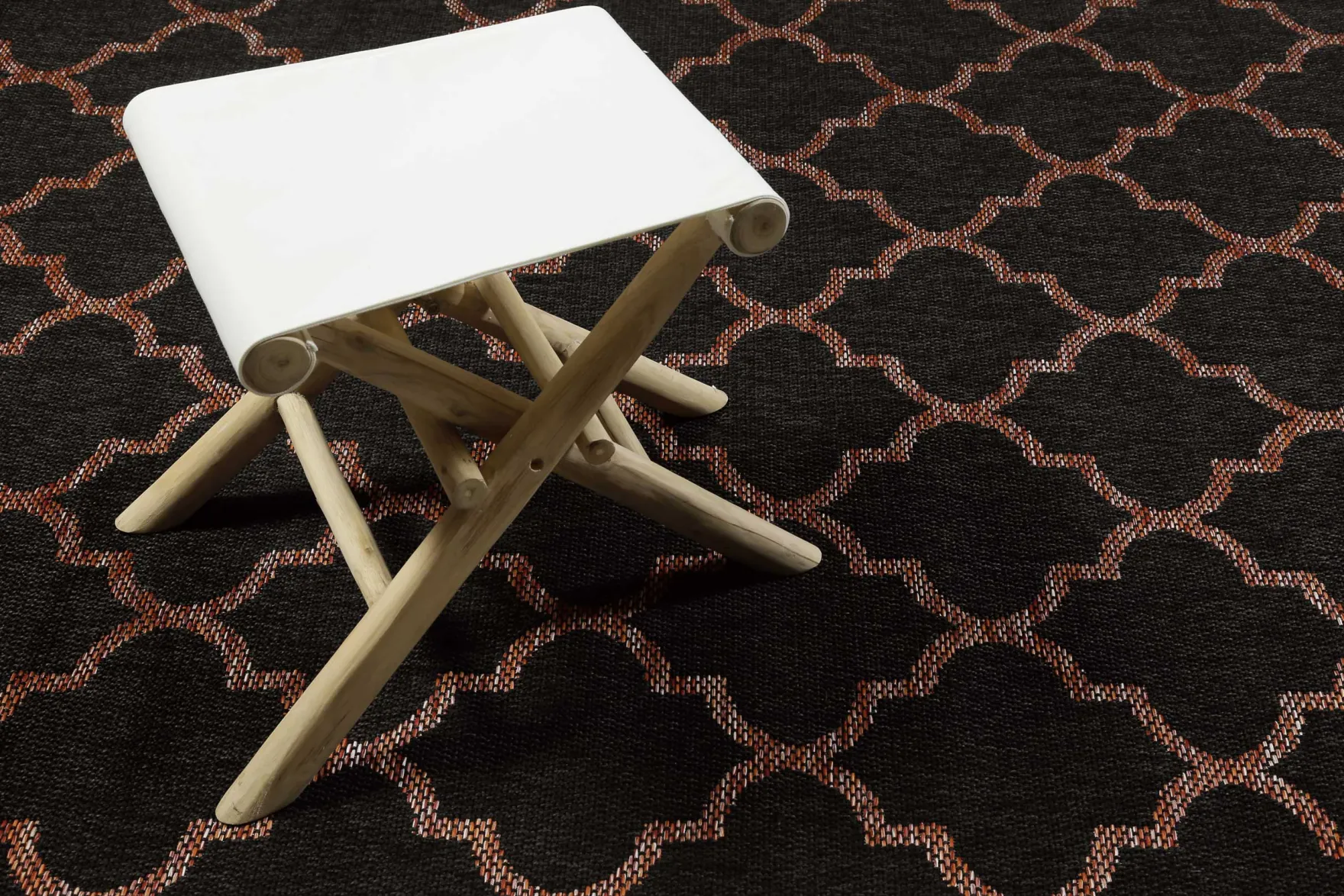 Outdoor Teppich Anthrazit Rot "Gleamy" WECONhome