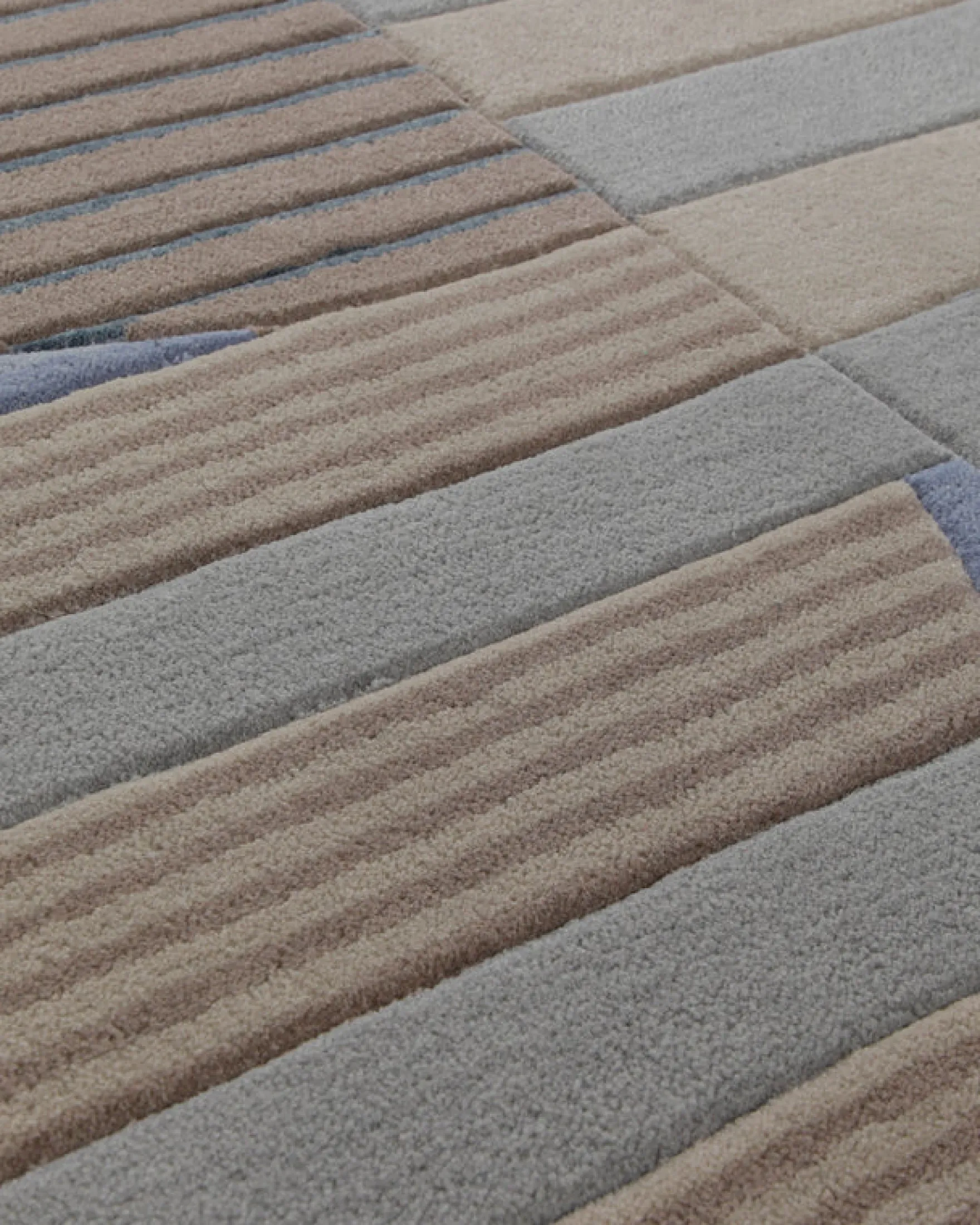 Sand und Taubenblau - Handtuft mit Rippenrelief 160 x 230 cm